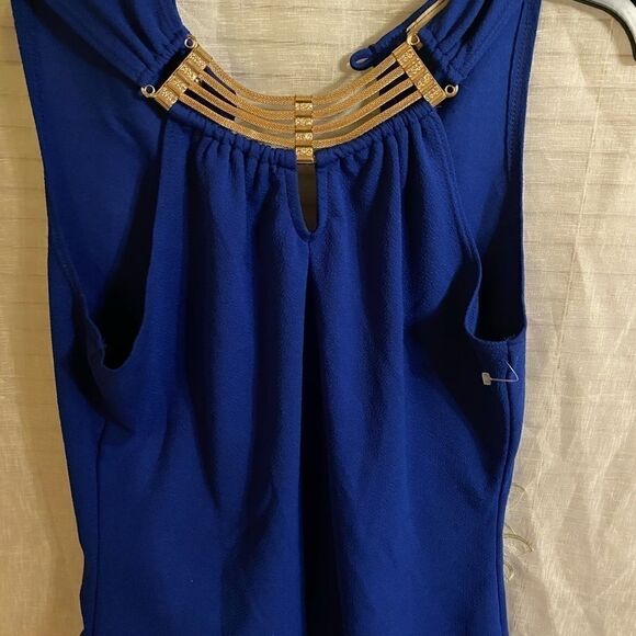 ❄️Fashion Magazine  women’s top Size: large - Picture 5 of 6